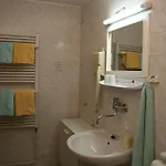 Kapitan Pensión 2*